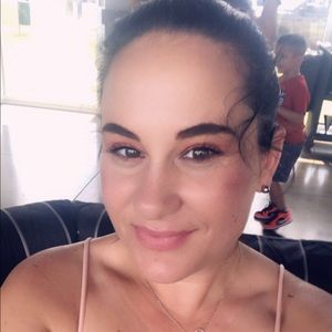 Meet your Posher, Devin